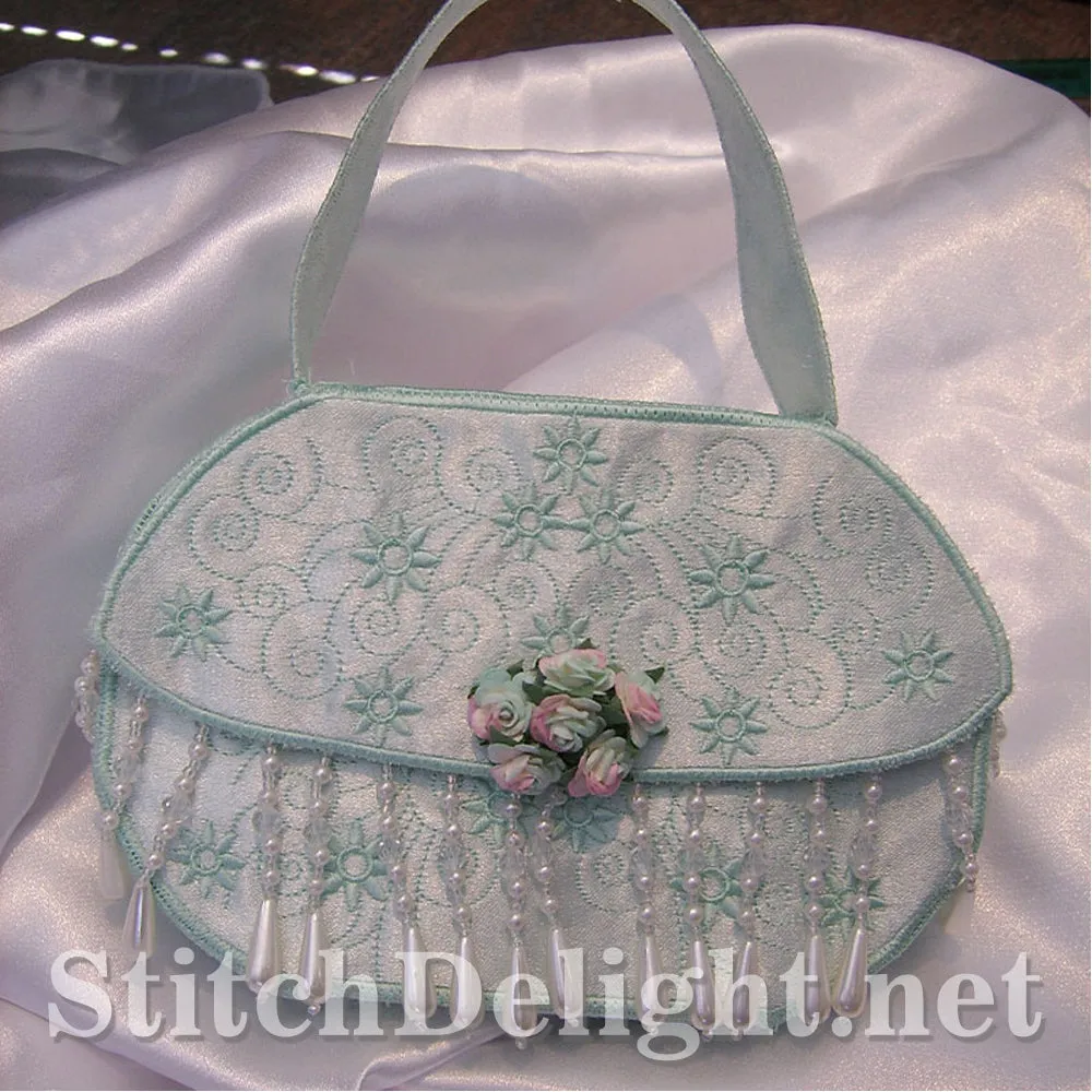 AE031 Sassy Purses