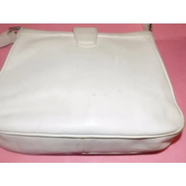 Vintage, mod, Gucci, white leather 1973 shoulder bag with a gold GG flap snap lock
