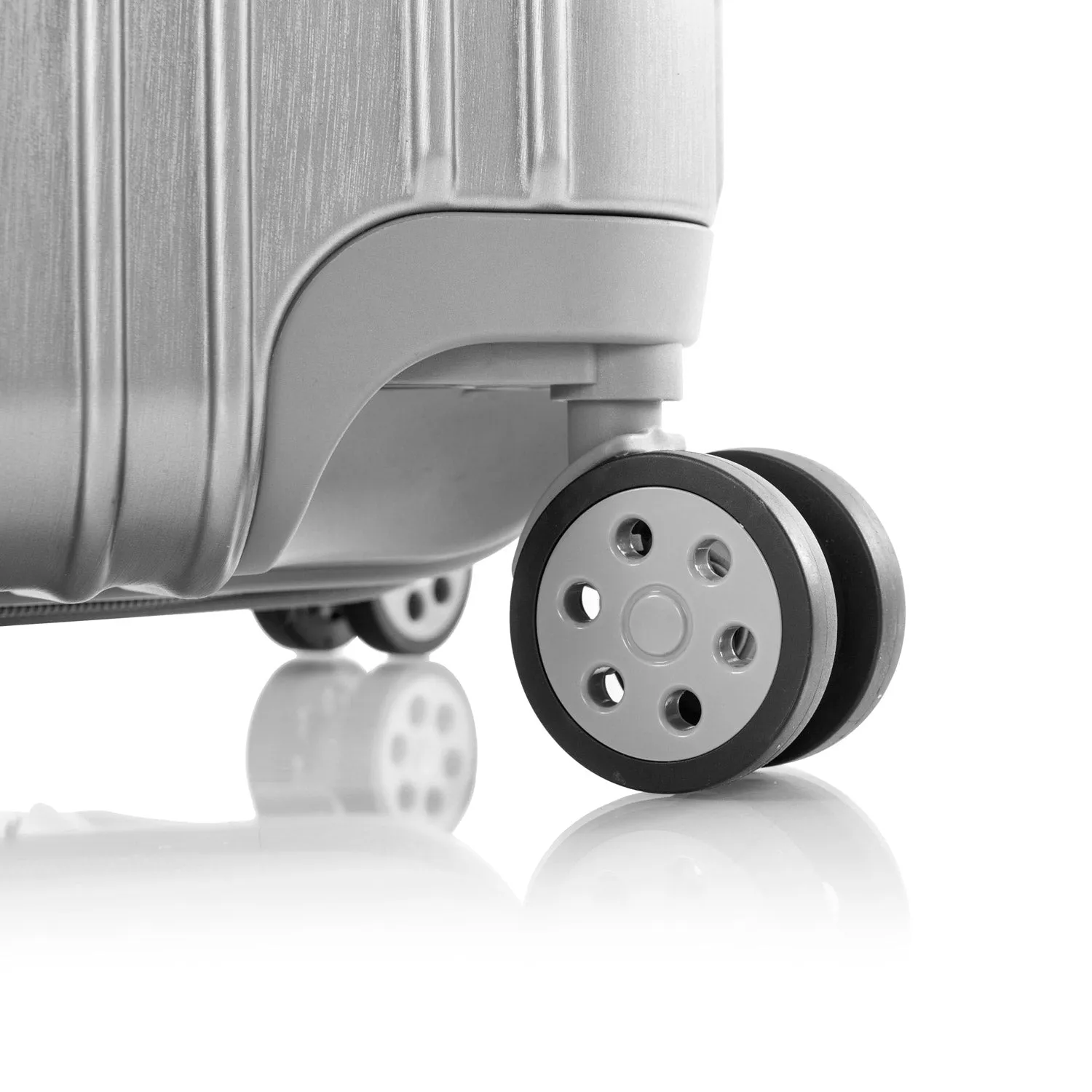 Xtrak 21.5 Inch Carry-On Luggage